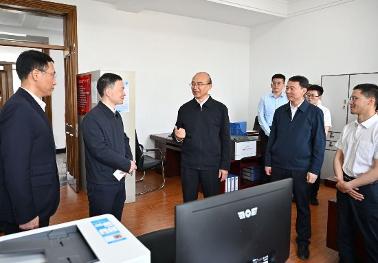 許勤到黑龍江省科技館、省科技廳、東北農業大學調研工作(图2)