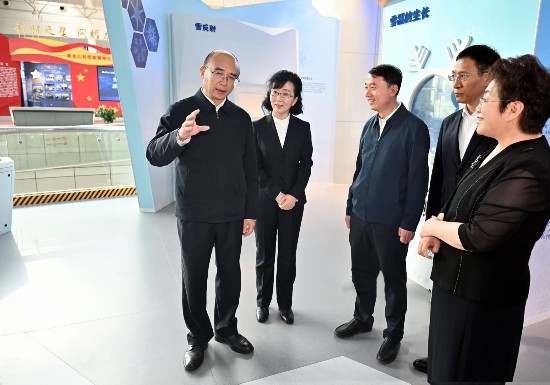 許勤到黑龍江省科技館、省科技廳、東北農業大學調研工作(图1)