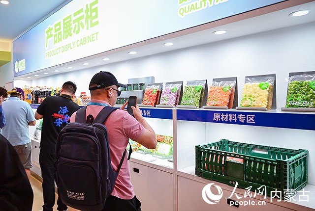 蒙古國記者點贊通遼食品產業(图2)