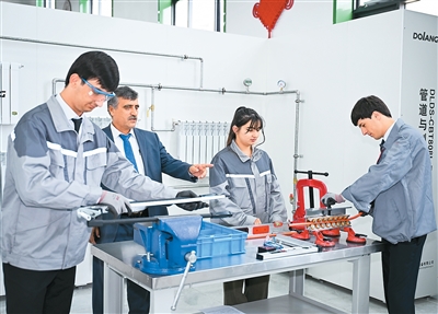 外媒聚焦第二届中国—中亚峰会及中国—中亚机制积极影响——睦邻友好之道 发展共赢之路（国际论道）(图2)