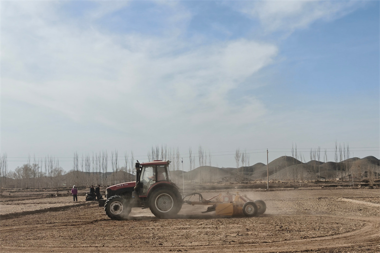 以智慧农业赋能乡村全面振兴(图1)