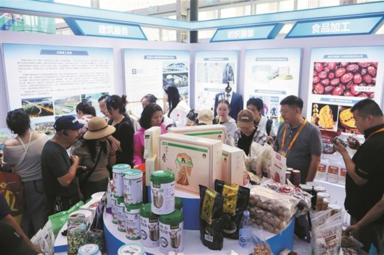 一方展區 萬千氣象