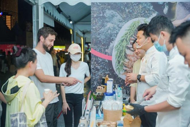 广州精品美食周解锁多元体验观众打卡试吃芬兰可持续猪肉(图4)