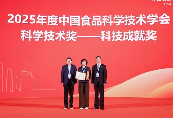 唯一乳企！蒙牛荣获食品科技年会大奖彰显乳业创新硬核实力(图2)