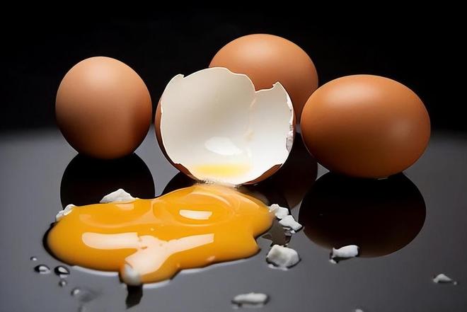 医生强调：早上经常吃鸡蛋的老人过不了多久身体或有4个改变